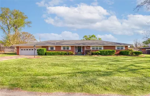 1401 W C Ave, Elk City, OK 73644
