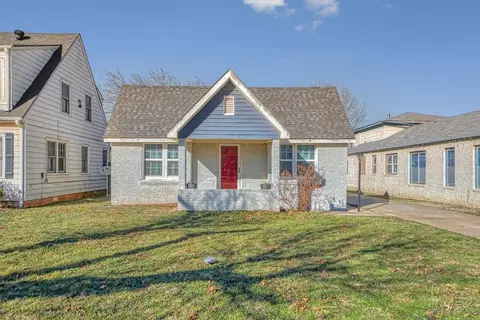 909 E Cypress St, Altus, OK 73521 photo 1