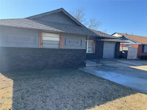 768 SW 1st St, Moore, OK 73160