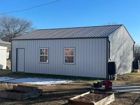 104 N Cedar Ave, Stroud, OK 74079 photo 4