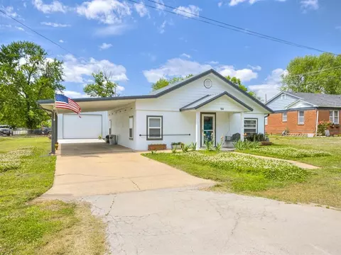 104 N Cedar Ave, Stroud, OK 74079 photo 2
