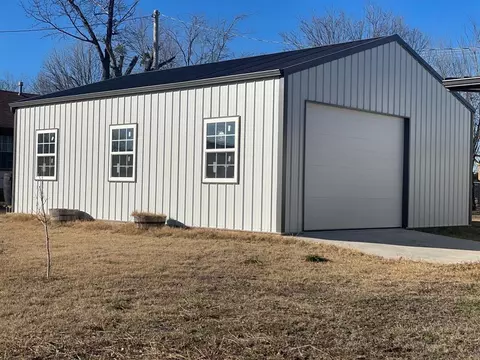 104 N Cedar Ave, Stroud, OK 74079 photo 3