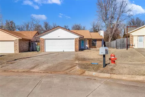 8617 Cedar Ridge Dr, Midwest City, OK 73110