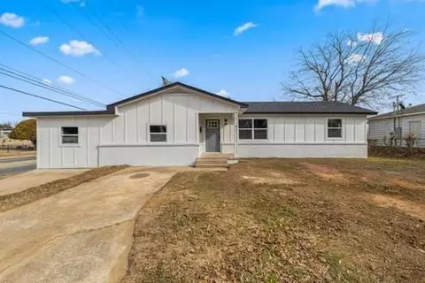 2101 S 10th St, Chickasha, OK 73018