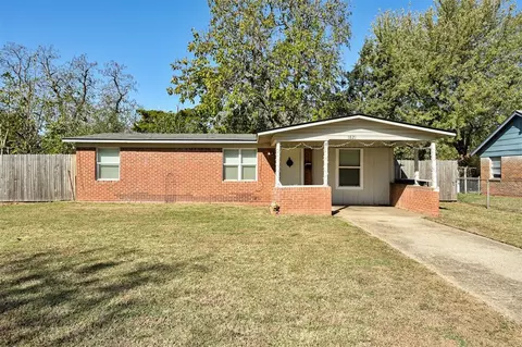 1821 Lariet Ln, Del City, OK 73115