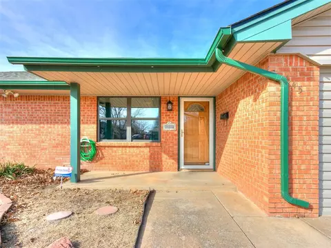 645 Moraine Ave, Midwest City, OK 73130