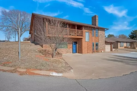 1519 Lexington Ave, Clinton, OK 73601