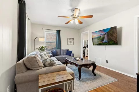 206 E Lockheed Dr, Midwest City, OK 73110 photo 4