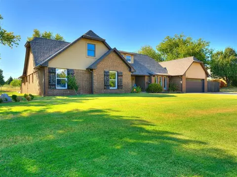 1333 S Nelms Dr, Mustang, OK 73064