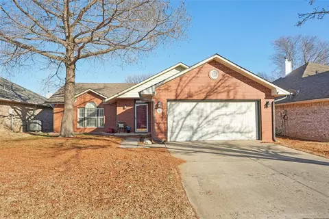 221 Midway Dr, Norman, OK 73072