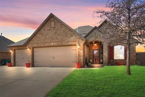 2405 Coles Creek Ln, Yukon, OK 73099
