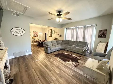 709 E Grant St, Sentinel, OK 73664 photo 2