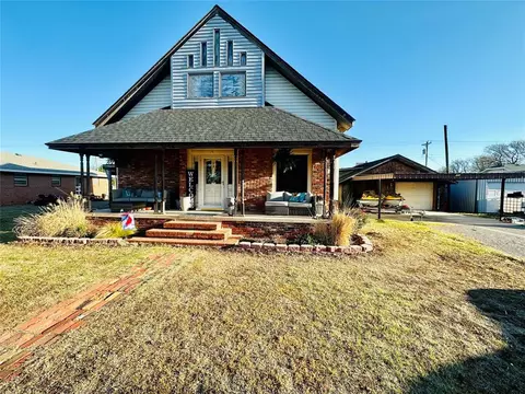 709 E Grant St, Sentinel, OK 73664