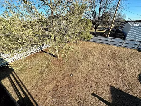 709 E Grant St, Sentinel, OK 73664 photo 32