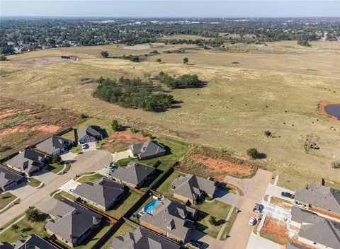 2248 E Thomas Ter, Mustang, OK 73064 photo 46