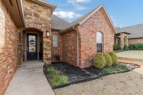 2248 E Thomas Ter, Mustang, OK 73064 photo 4