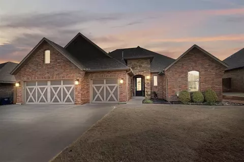 2248 E Thomas Ter, Mustang, OK 73064 photo 2