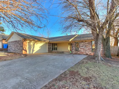 510 Elmcrest Dr, Norman, OK 73071