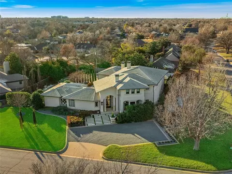 7151 N Country Club Dr, Oklahoma City, OK 73116