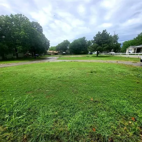 411 N Broadway St, Hobart, OK 73651