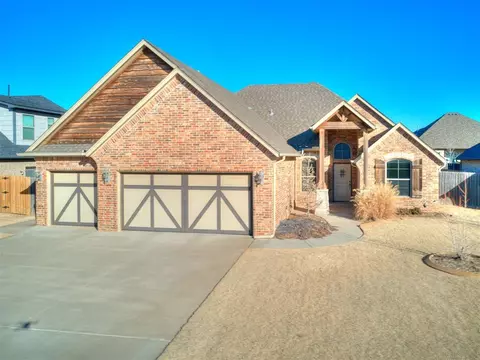 9301 NW 80th St, Yukon, OK 73099