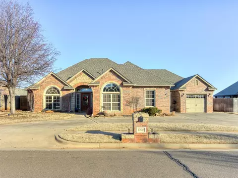 10813 NW 34th St, Yukon, OK 73099