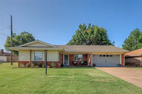 119 S Ruskin Pl, Chickasha, OK 73018