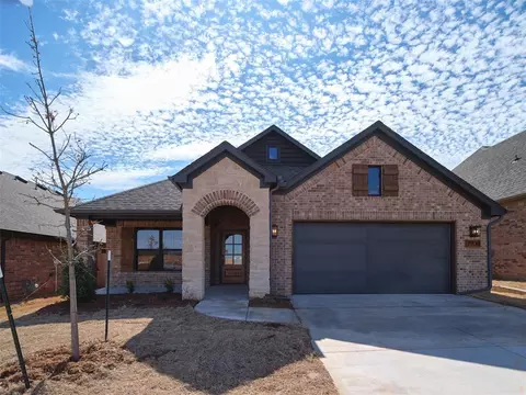 7908 NW 163rd St, Edmond, OK 73012
