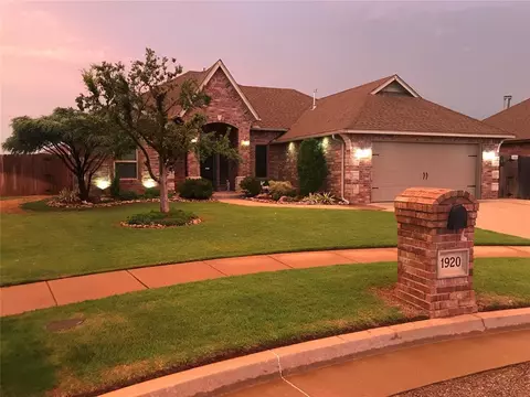 1920 Alexander Way, Yukon, OK 73099 photo 2
