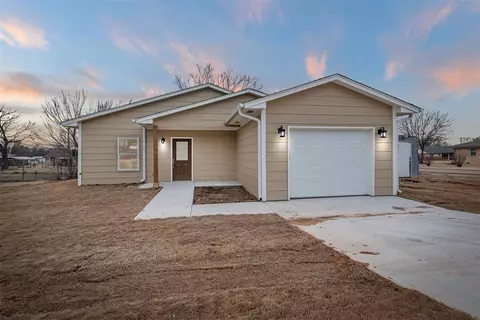 1621 Mitacek Ave, Prague, OK 74864