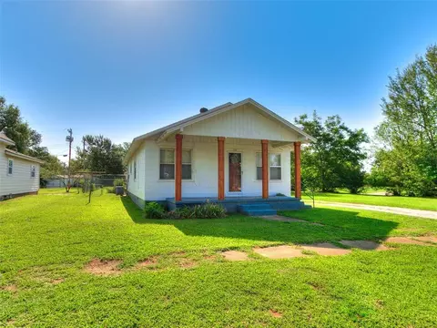 324 S Maple St, Crescent, OK 73028 photo 2