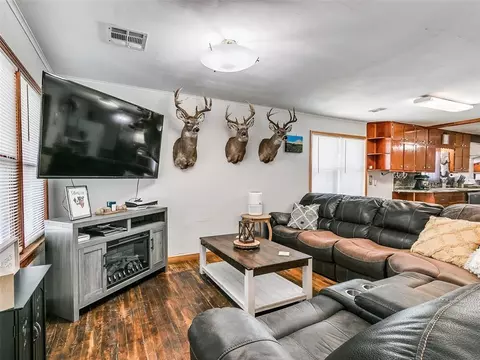 324 S Maple St, Crescent, OK 73028 photo 4