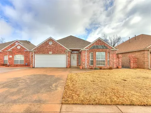 1207 Regency Ct, Kingfisher, OK 73750
