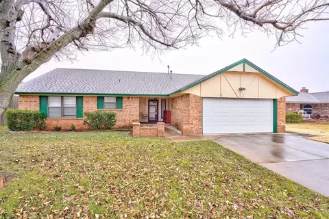 2404 SW 100th St, Oklahoma City, OK 73159