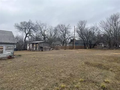 616 E Lincoln Ave, Guthrie, OK 73044 photo 4