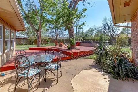 1314 S 10th St, Kingfisher, OK 73750