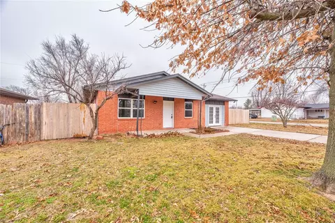 325 Hope Ave, El Reno, OK 73036