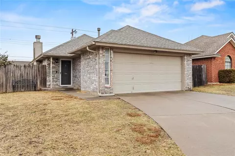 2001 Sunset Dr, Moore, OK 73160