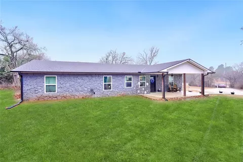 1740 S Harrah Rd, Harrah, OK 73045
