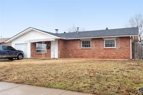2700 Yorkshire Ave, Moore, OK 73160