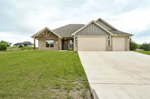 2318 Lions Pride Way, Blanchard, OK 73010