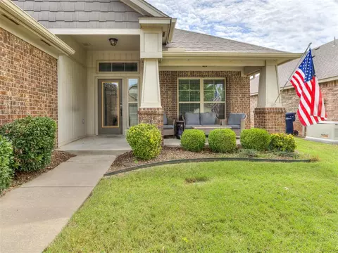 712 Nathan Way, Yukon, OK 73099