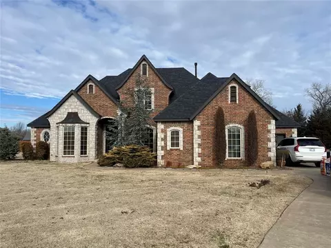 2308 N Troon Cir, Shawnee, OK 74801