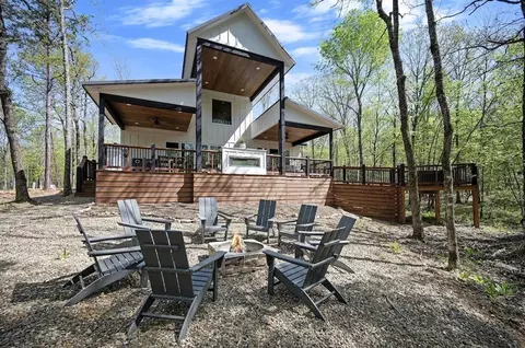 208 Gentry Oak Ln, Broken Bow, OK 74728
