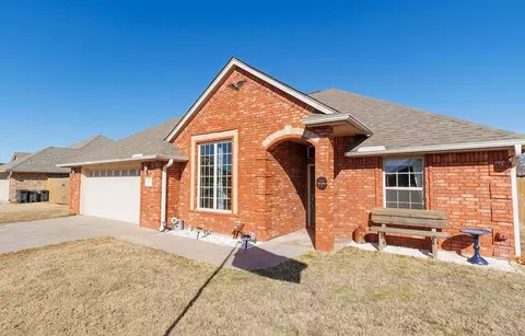 1113 Hershel Dr, Elgin, OK 73538 photo 3