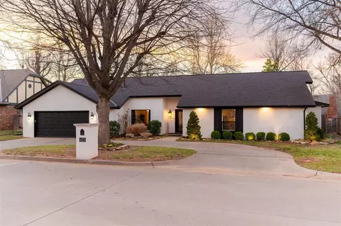 6325 Olde Harwick Dr, Oklahoma City, OK 73162