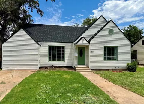 1017 E Cypress St, Altus, OK 73521 photo 1