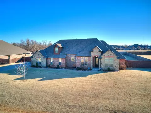 1324 W Hyde Park Way, Mustang, OK 73064
