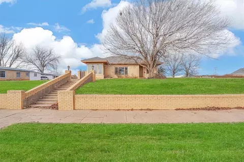 315 N Pennsylvania Ave, Mangum, OK 73554