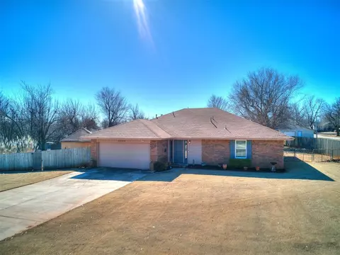 2228 E Brook Ter, Mustang, OK 73064